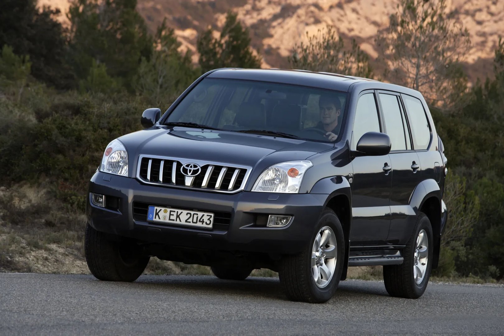 Toyota_Land_Cruiser_3_generation_restyling__SUV_5-doors__1.jpg