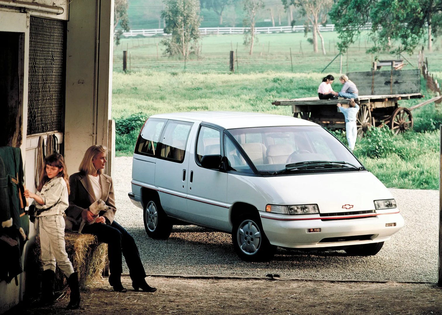 Chevrolet_Lumina_APV_1_generation__Minivan__8.jpg