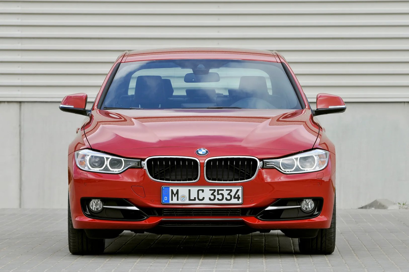 BMW_3_series_6_generation__Sedan__2.jpg