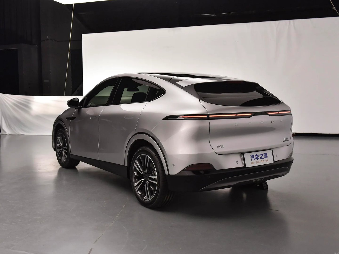 xpeng_G6_1_generation__SUV_5-doors__8.jpg