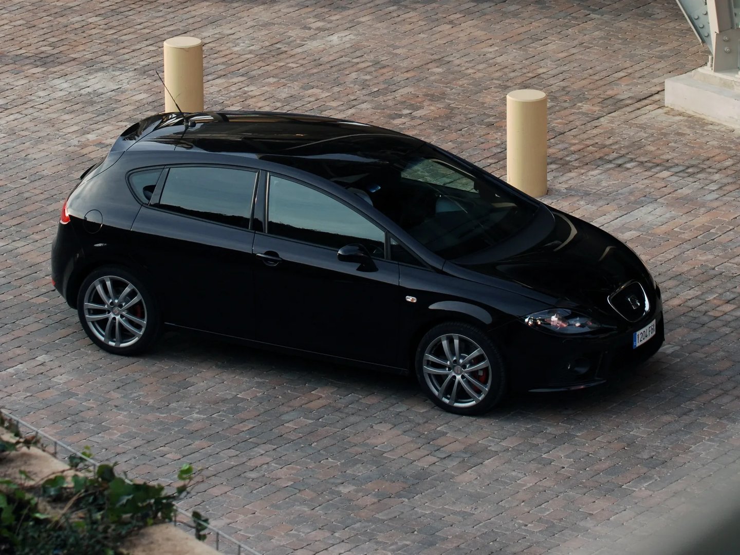 SEAT_Leon_Cupra_2_generation__Hatchback_5-door__3.jpg