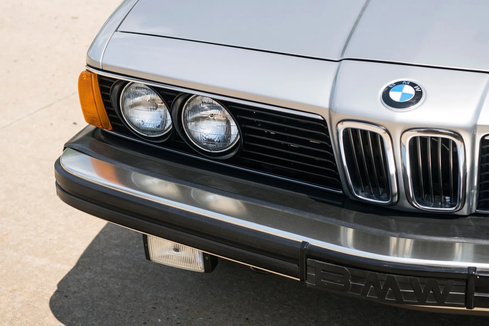 BMW_7_series_1_generation__Sedan__8.jpg