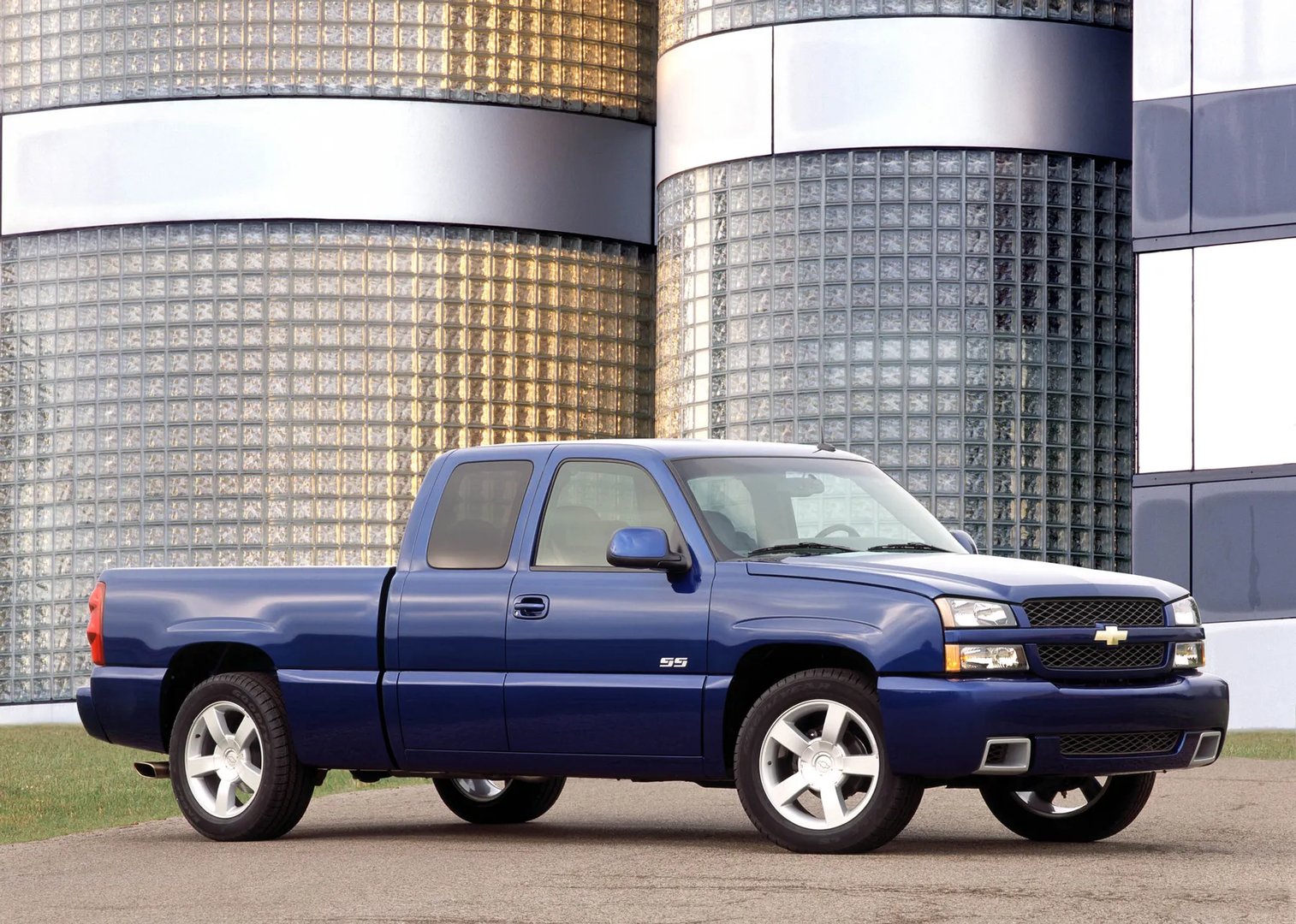 Chevrolet_Silverado_1_generation_restyling__Pickup_1.5-cab__9.jpg