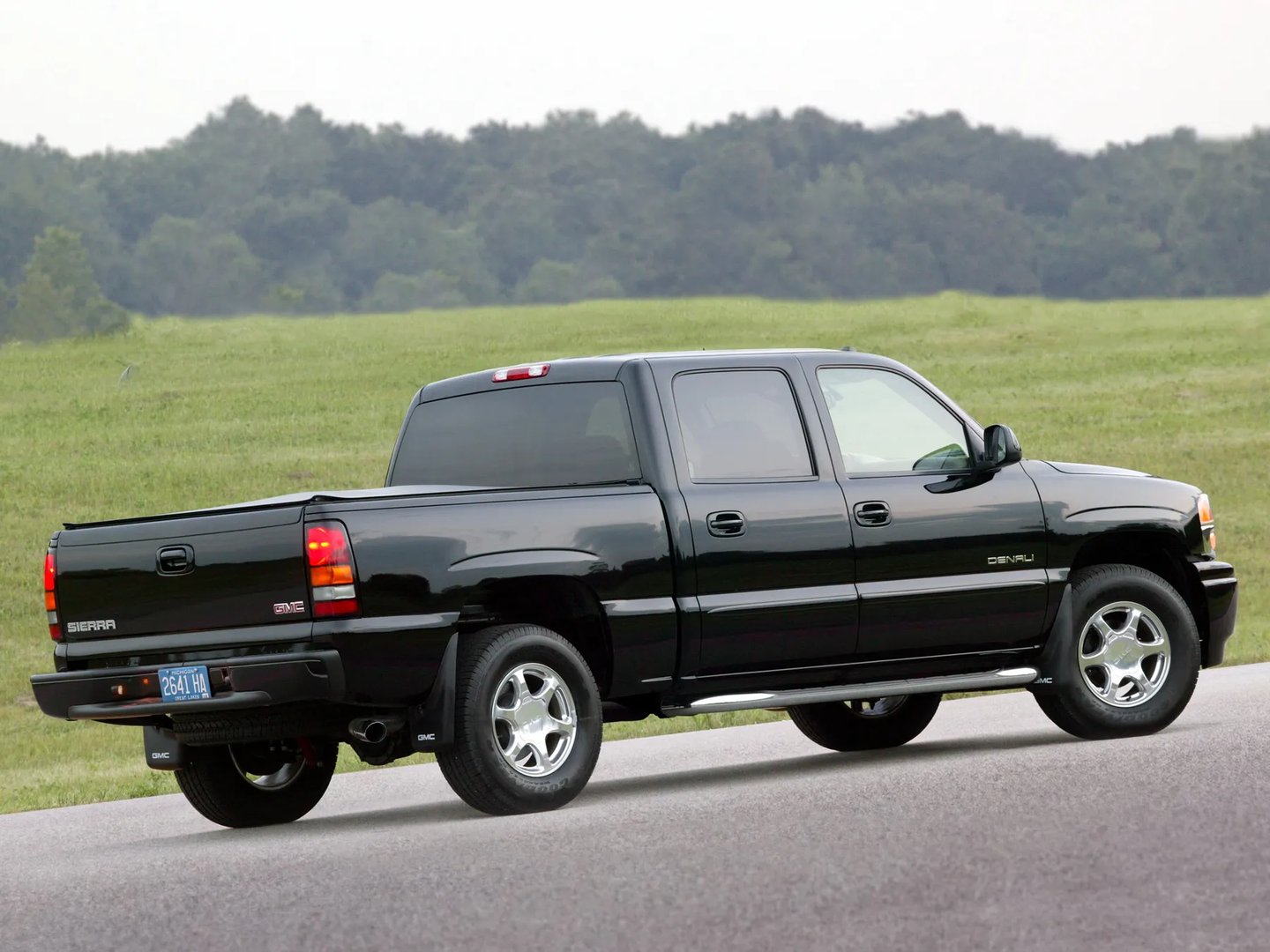 GMC_Sierra_1_generation__Pickup_double-cab__3.jpg