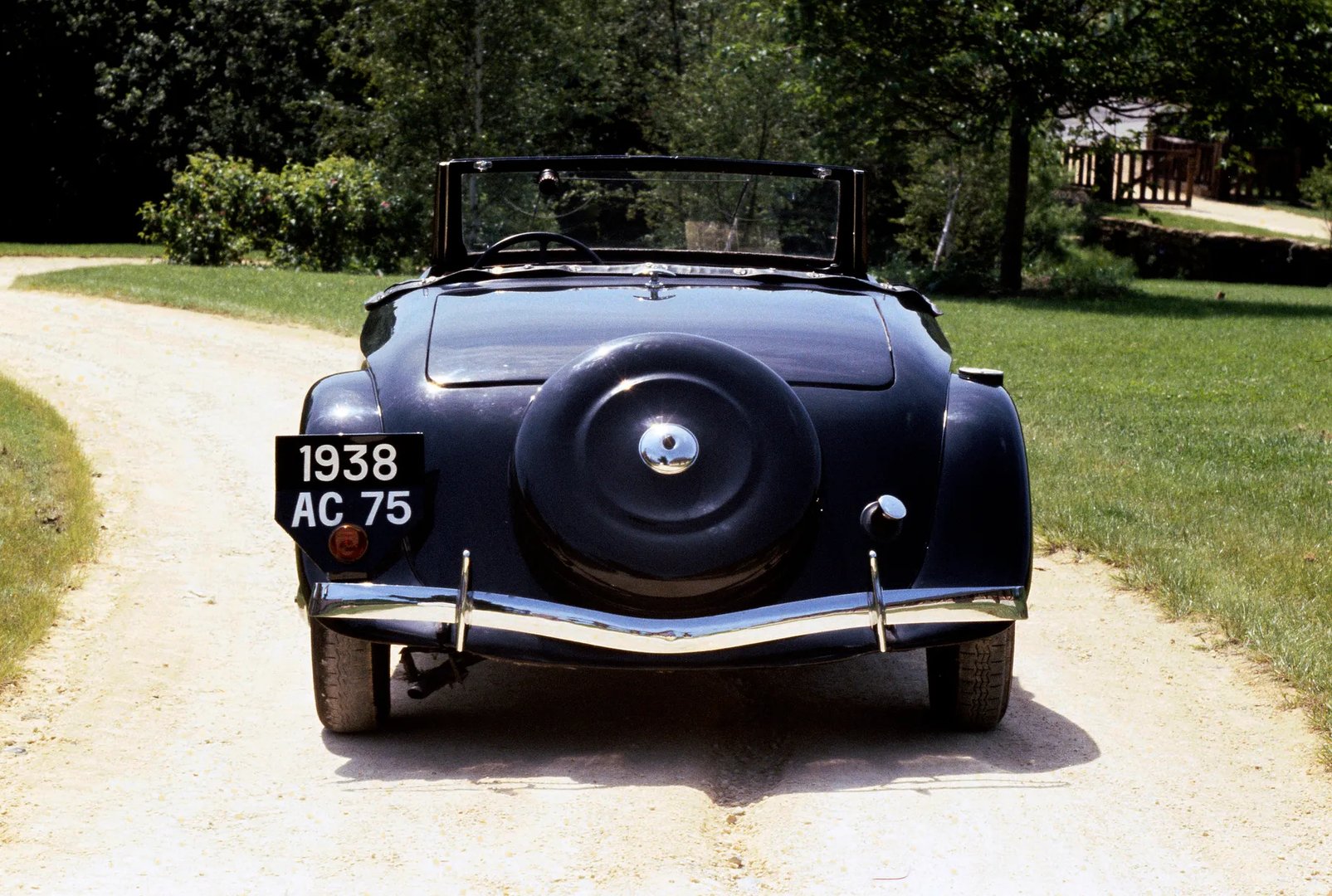 Citroen_Traction_Avant_1_generation__Cabrio__13.jpg