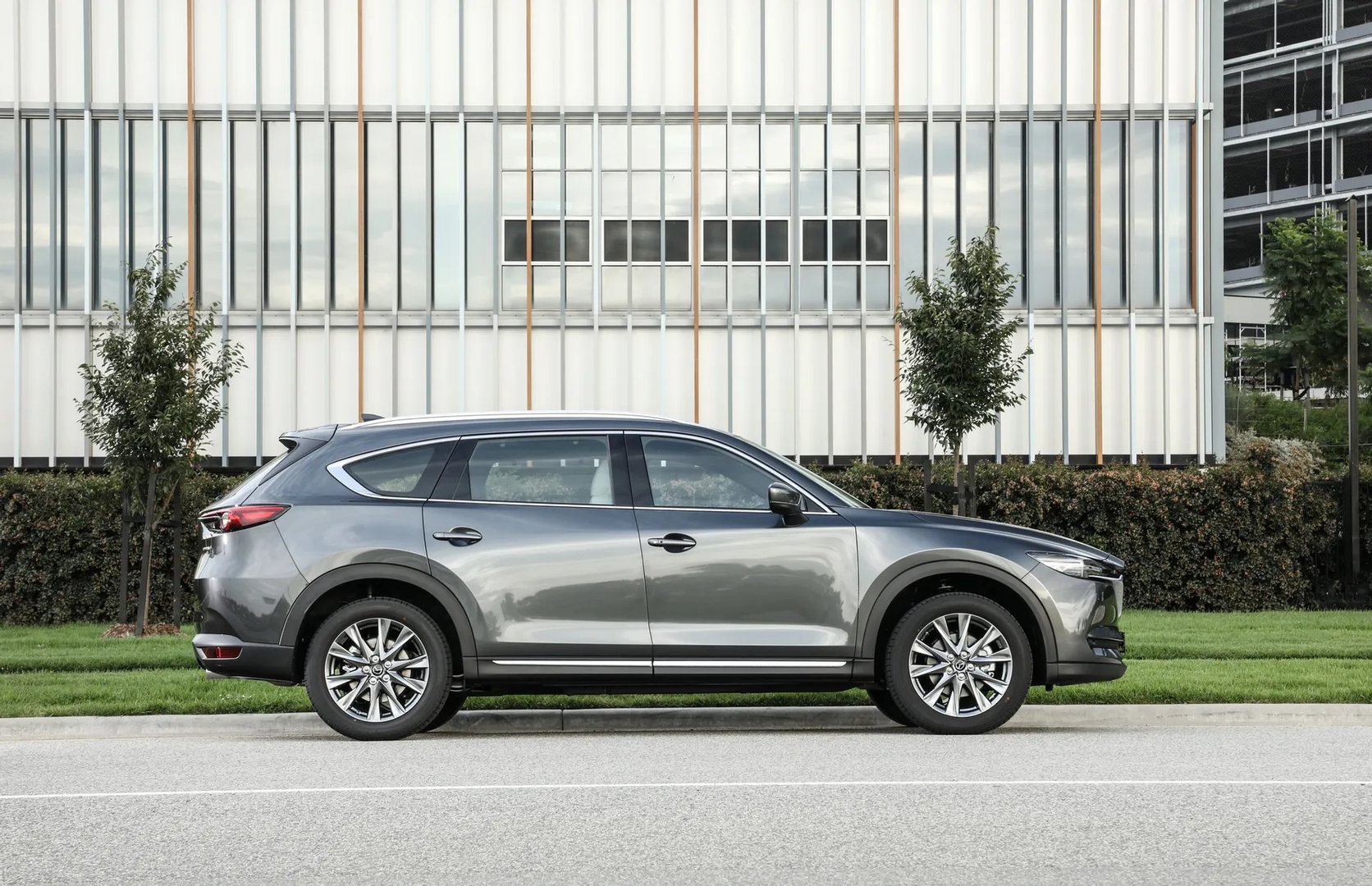 Mazda_CX-8_1_generation__SUV_5-doors__3.jpg