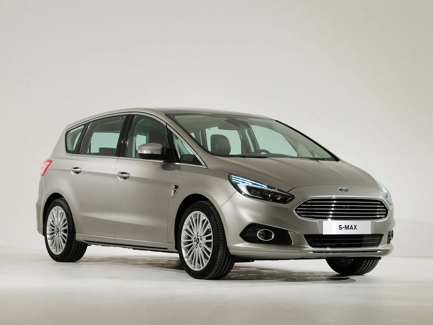 —  Minivan