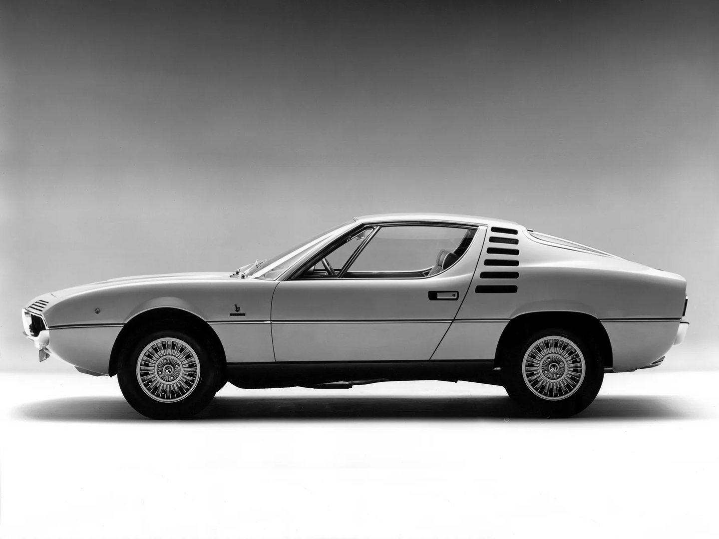 Alfa Romeo_Montreal_1_generation__Coupe__7.jpg