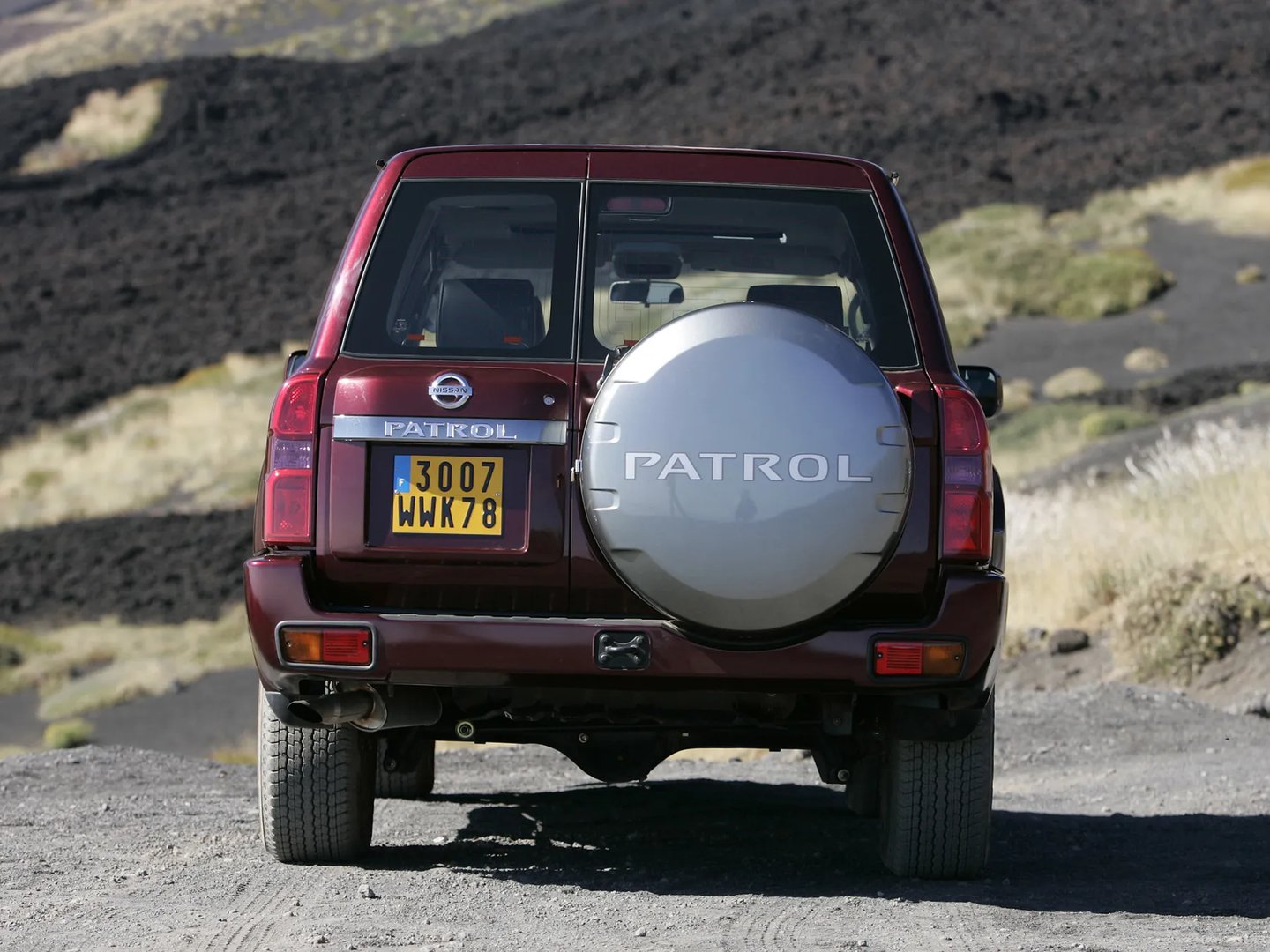 Nissan_Patrol_5_generation_restyling_2__SUV_5-doors__3.jpg