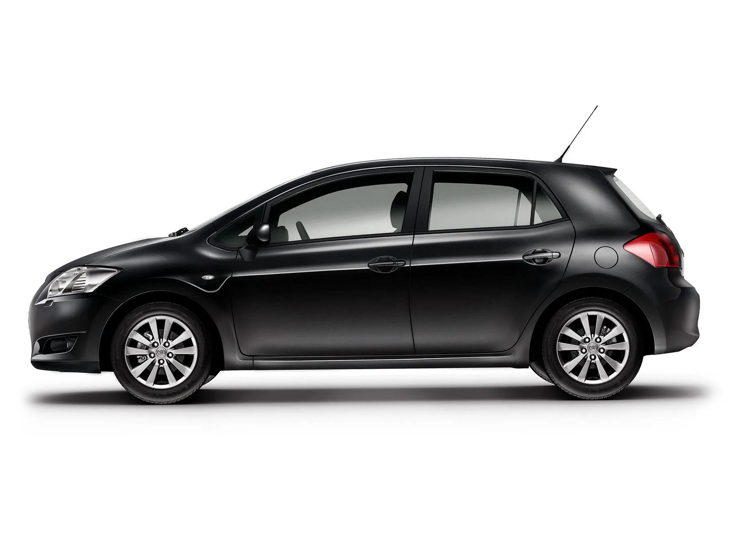 Toyota_Auris_1_generation__Hatchback_5-door__3.jpg