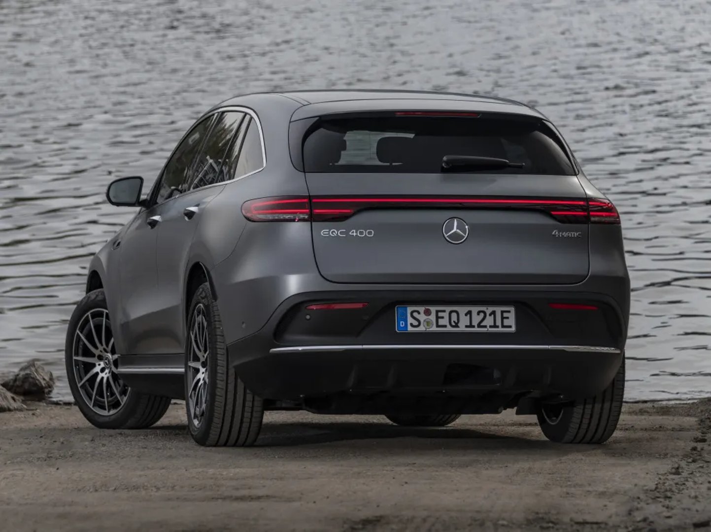 Mercedes_EQC_1_generation__SUV_5-doors__10.jpg