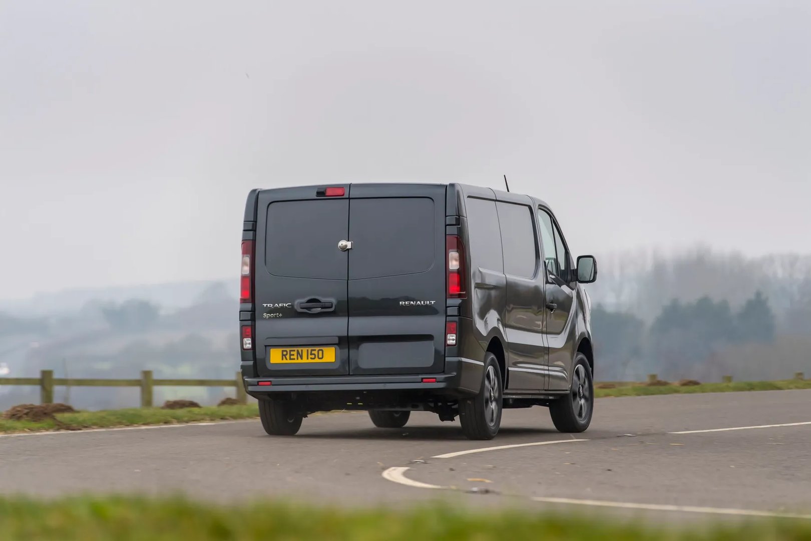 Renault_Trafic_3_generation_restyling__Van_Long__4.jpg