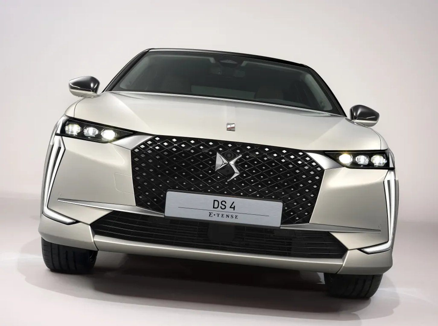 DS_4_2_generation__Hatchback_5-door__11.jpg