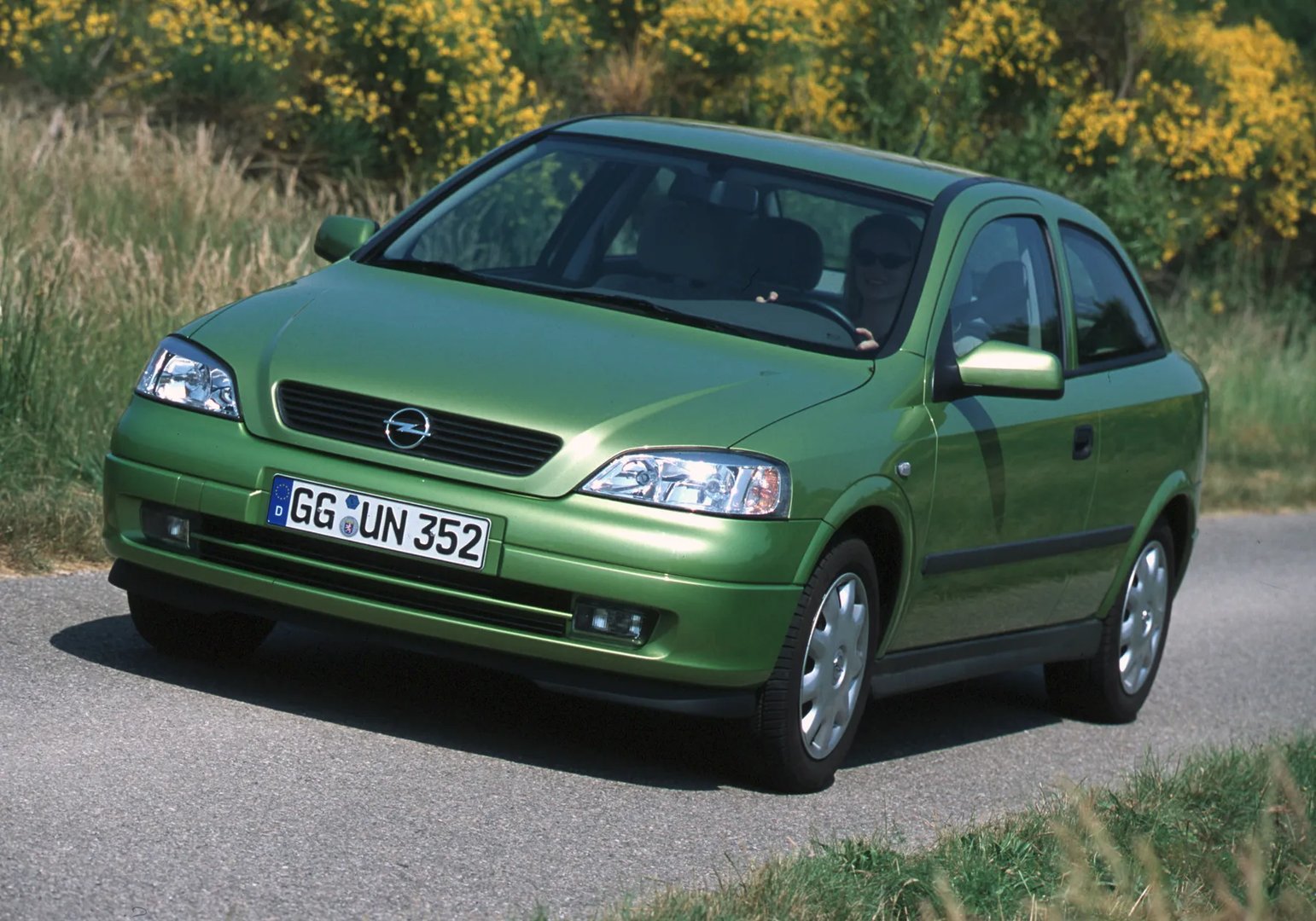 Opel Astra 2 generation  Hatchback 3-door