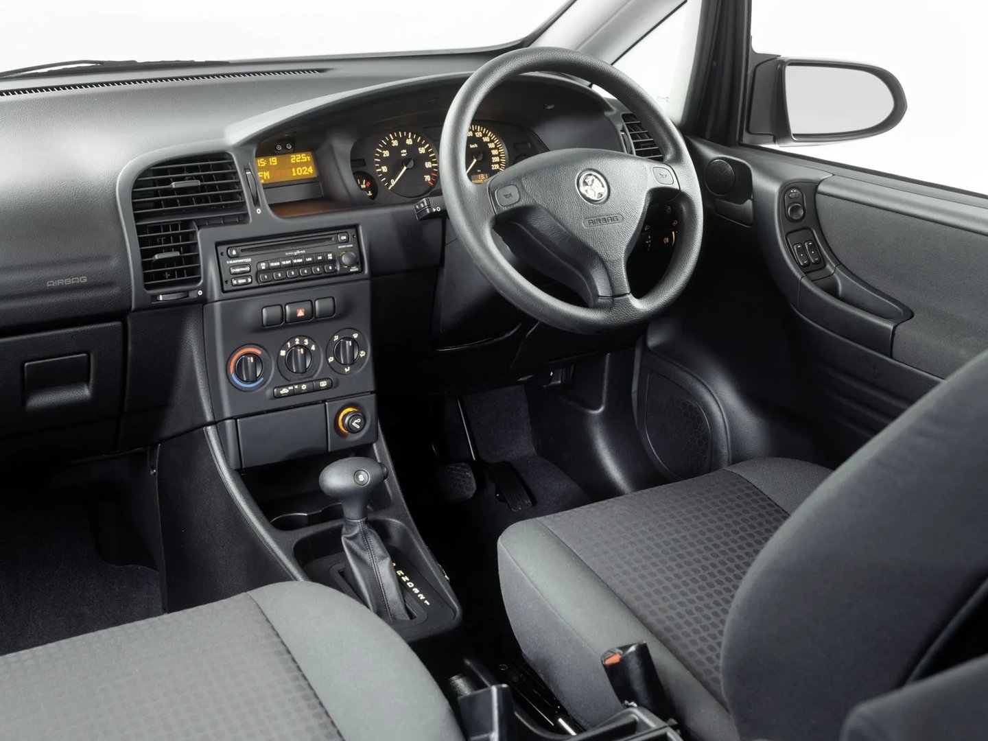 Holden_Zafira_1_generation__Compact_Van__9.jpg
