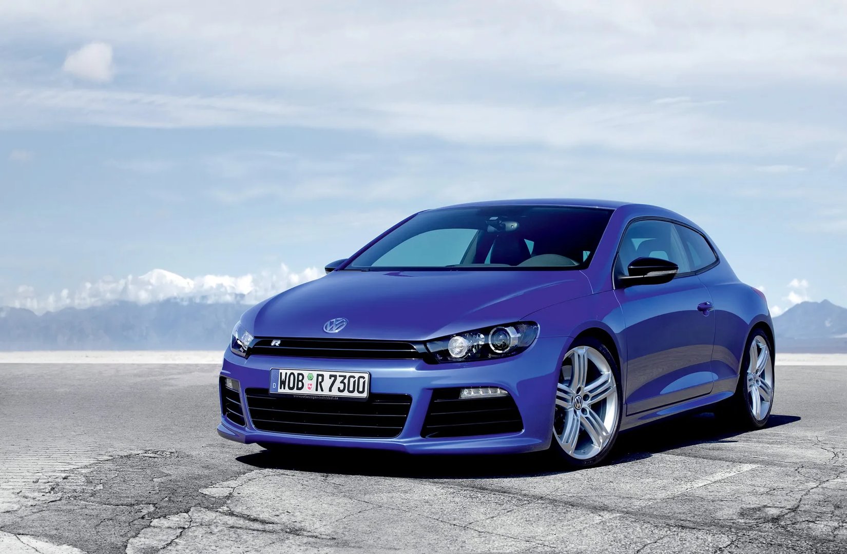 Volkswagen_Scirocco_R_1_generation__Hatchback_3-door__12.jpg