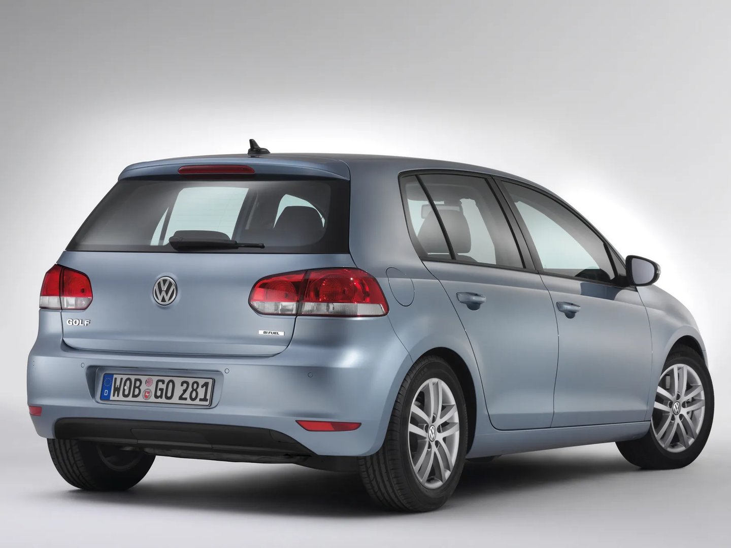 Volkswagen_Golf_6_generation__Hatchback_5-door__11.jpg