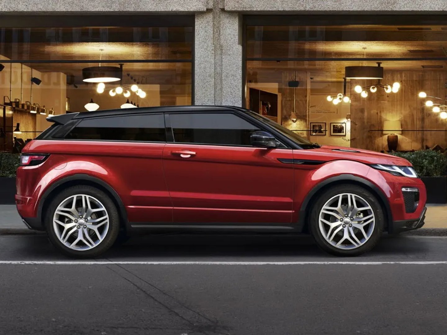 Land Rover_Range_Rover_Evoque_1_generation_restyling__SUV_3-doors__2.jpg