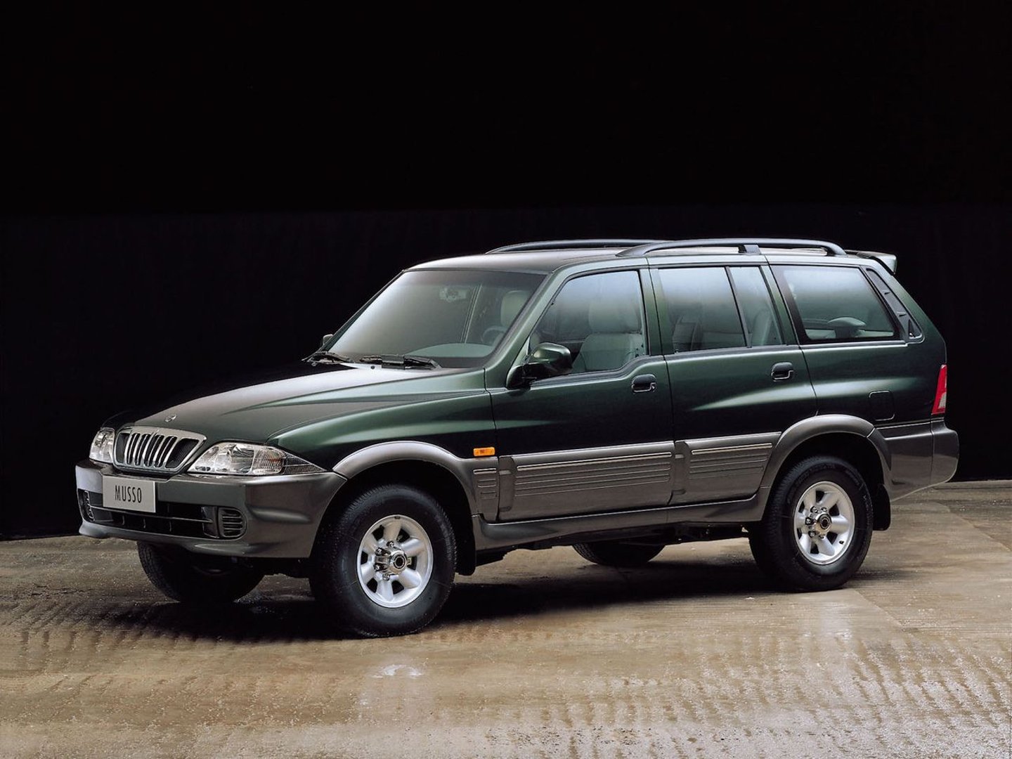 ssangyong_Musso_1_generation_restyling__SUV_5-doors__2.jpg