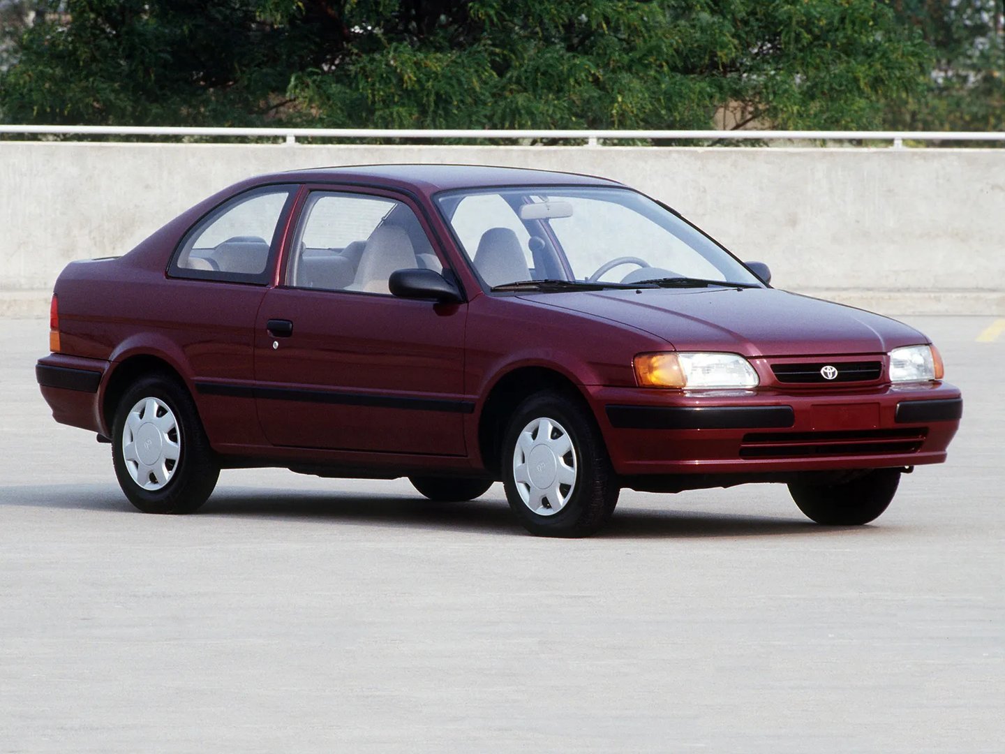 Toyota_Tercel_5_generation__Coupe__2.jpg