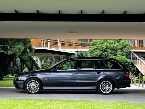 BMW_5_series_4_generation_restyling__Estate_5-door__6.jpg