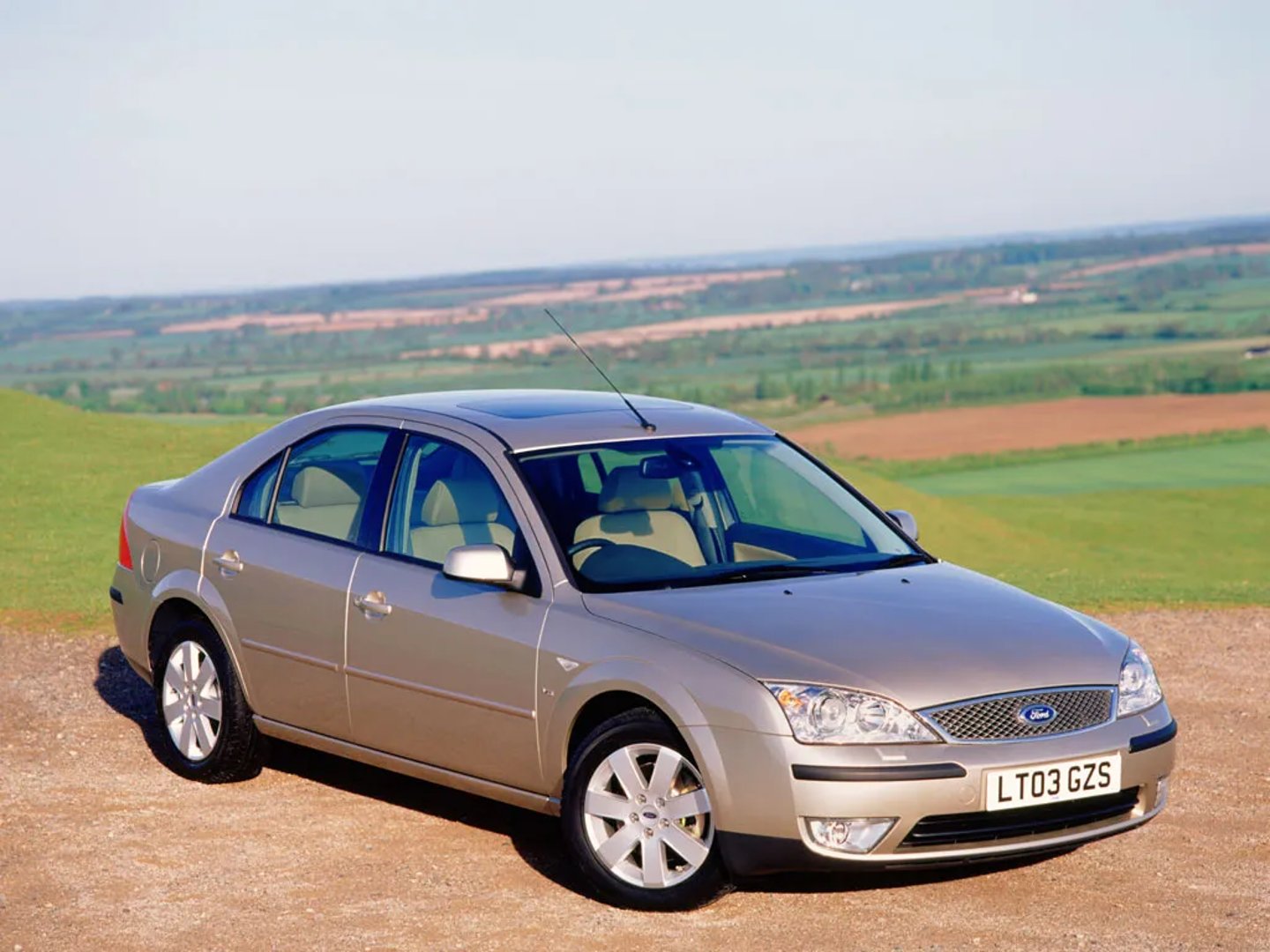Ford_Mondeo_3_generation_restyling__Liftback__1.jpg