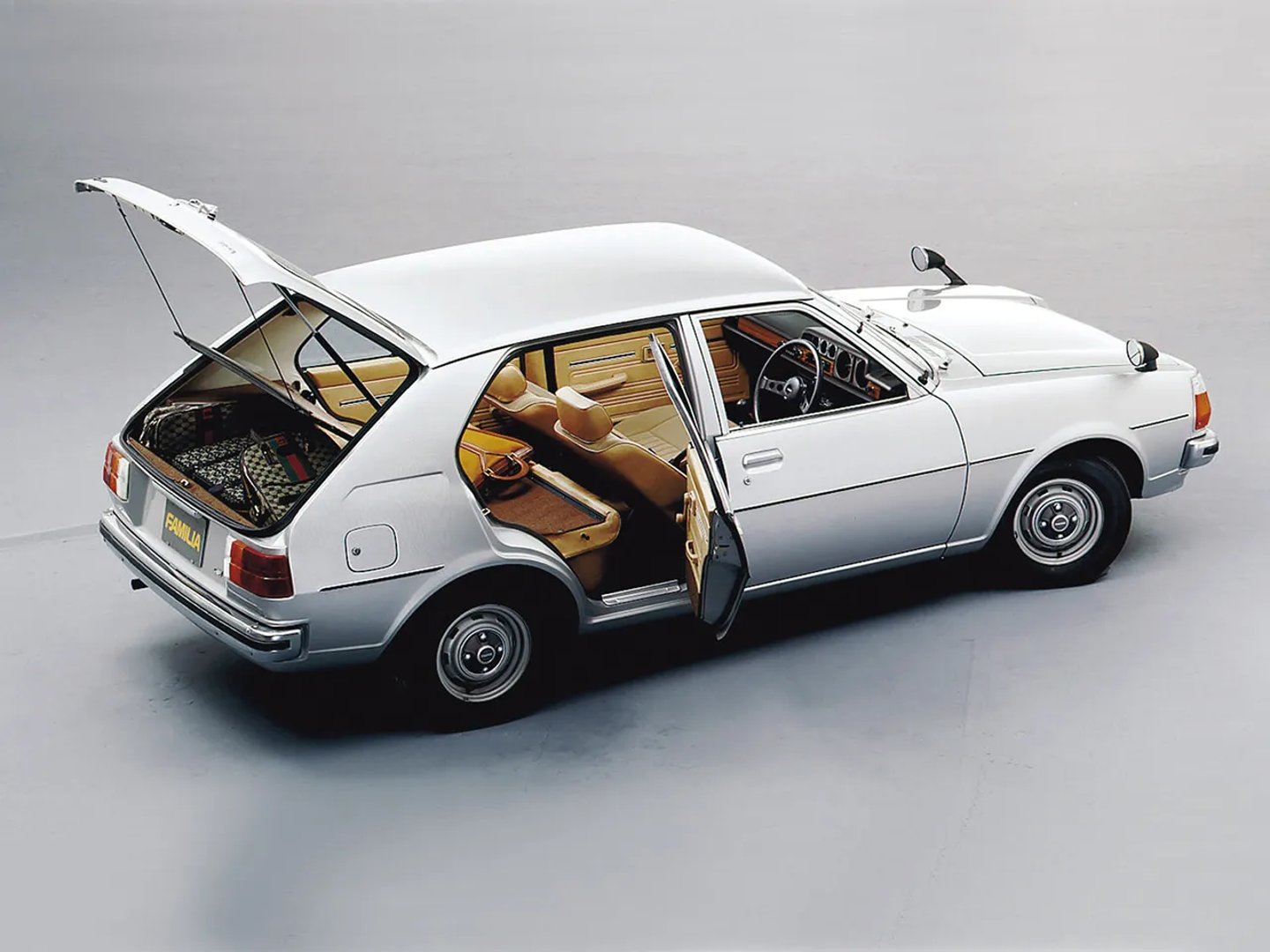 Mazda_Familia_4_generation__Mini_5-doors__3.jpg