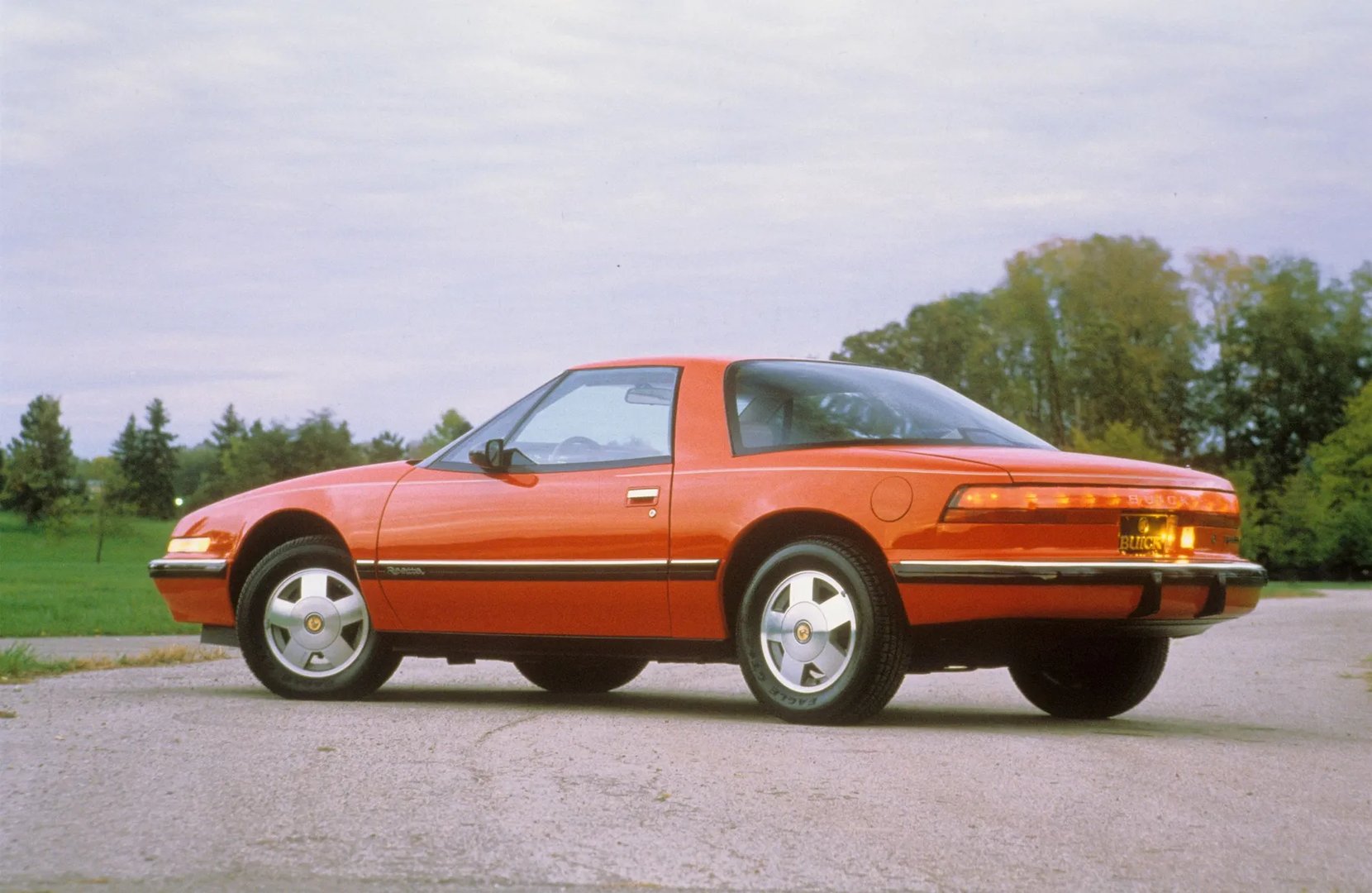Buick_Reatta_1_generation__Coupe__7.jpg