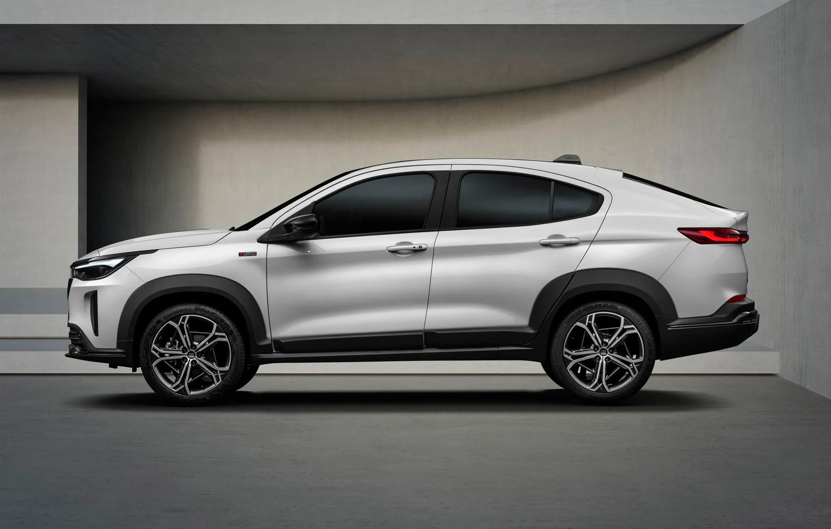 Fiat_Fastback_1_generation__SUV_5-doors__4.jpg