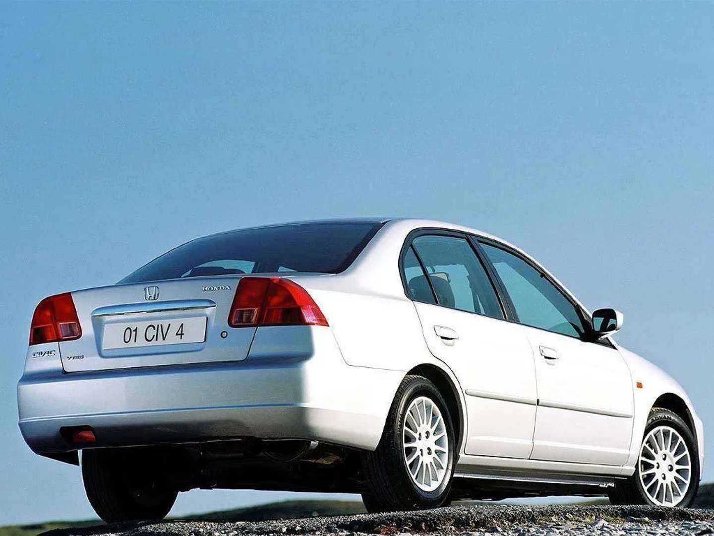 Honda_Civic_7_generation__Sedan__6.jpg