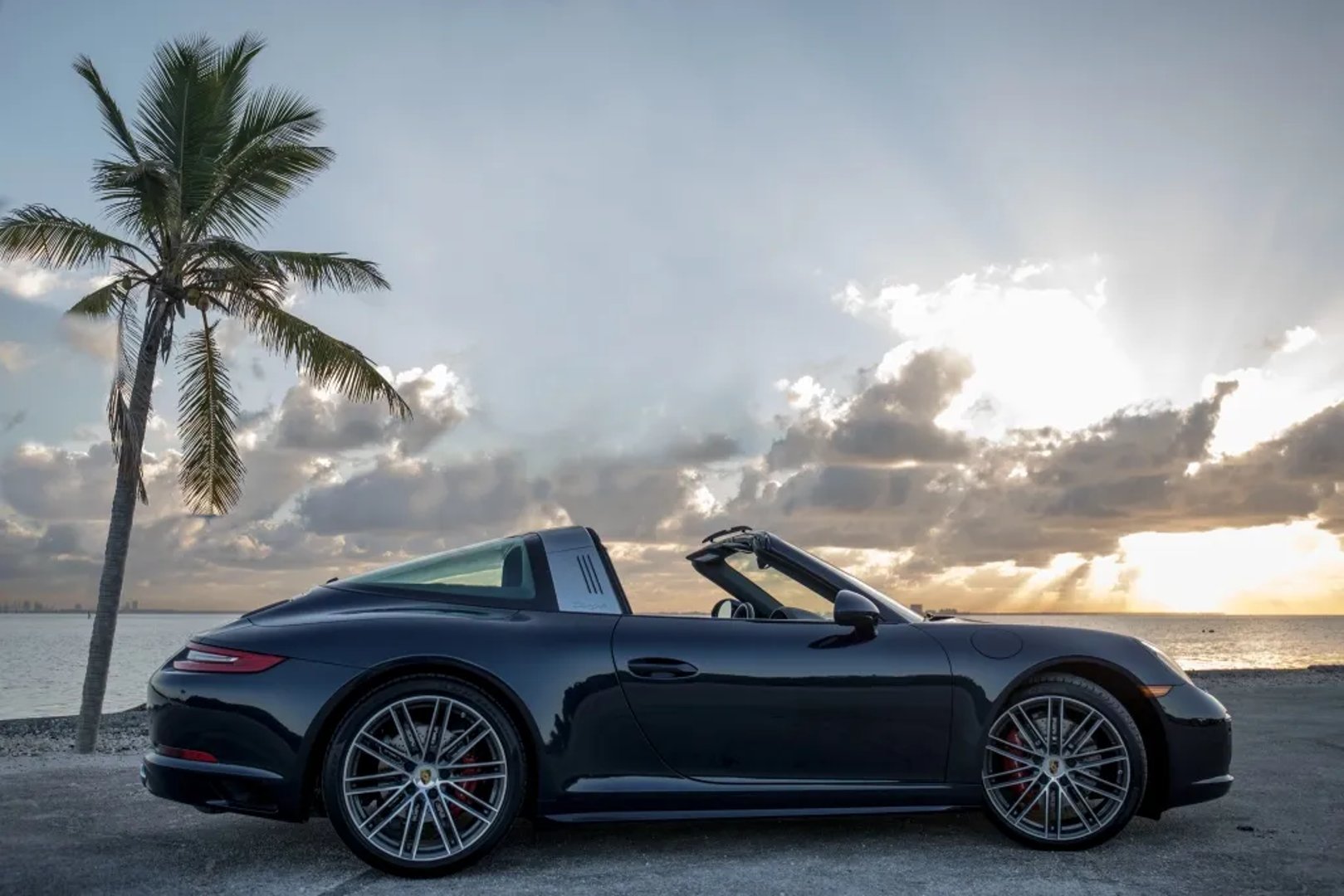 Porsche_911_7_generation_restyling__Targa__7.jpg