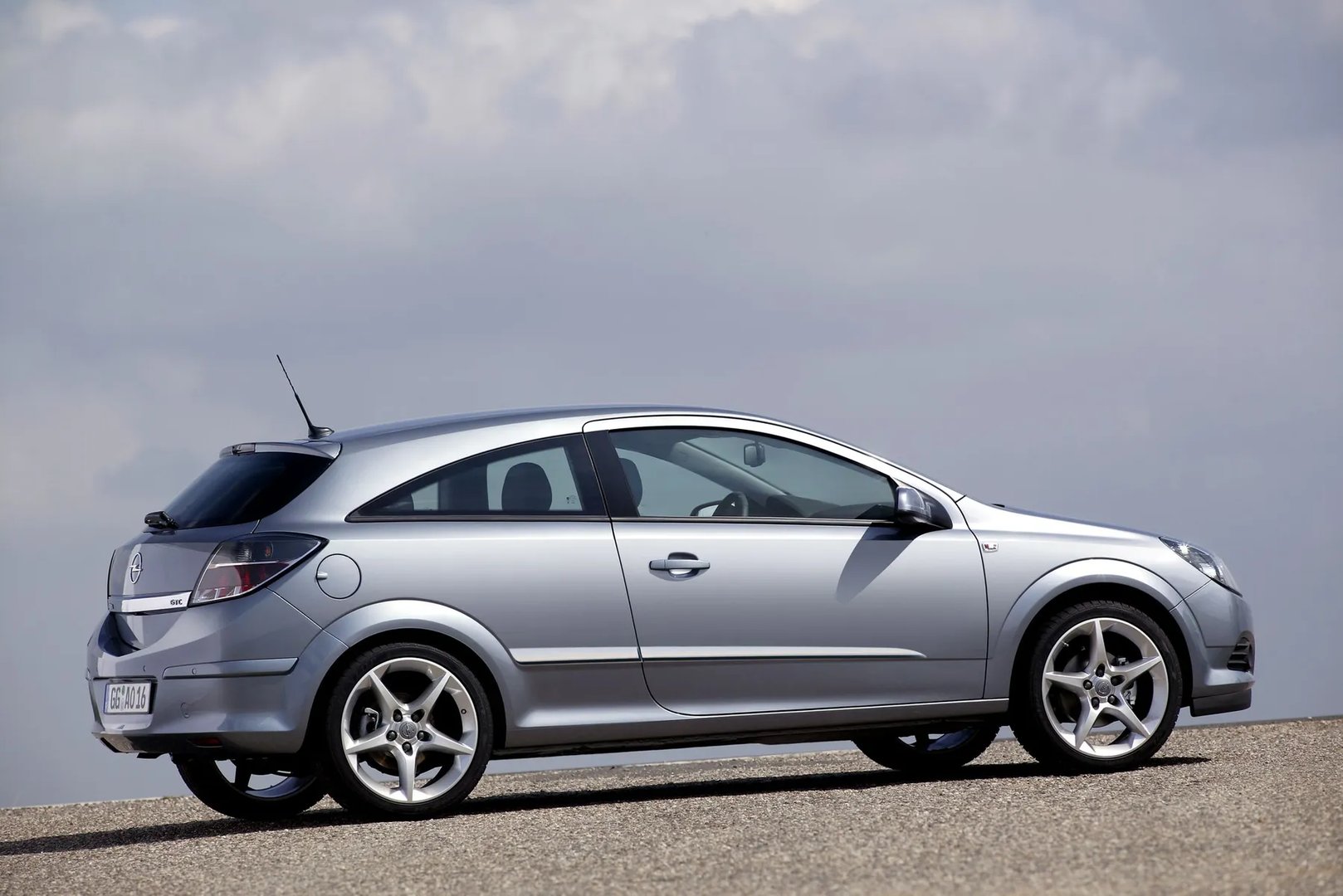 Opel_Astra_3_generation__Hatchback_3-door__5.jpg