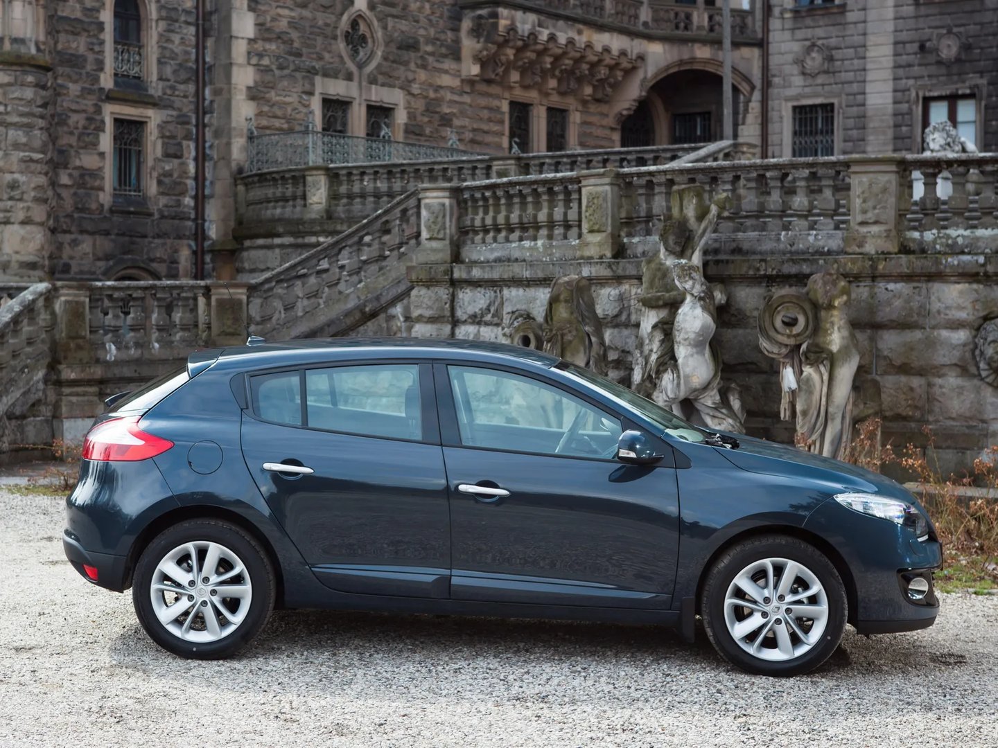 Renault_Megane_3_generation_restyling__Hatchback_5-door__1.jpg