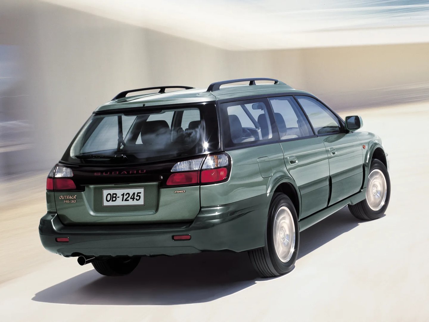 Subaru_Outback_2_generation__Estate_5-door__2.jpg