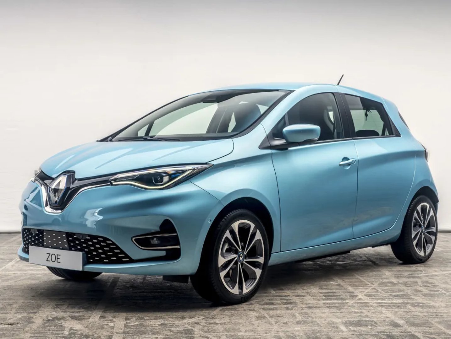 1 generation, restyling 
