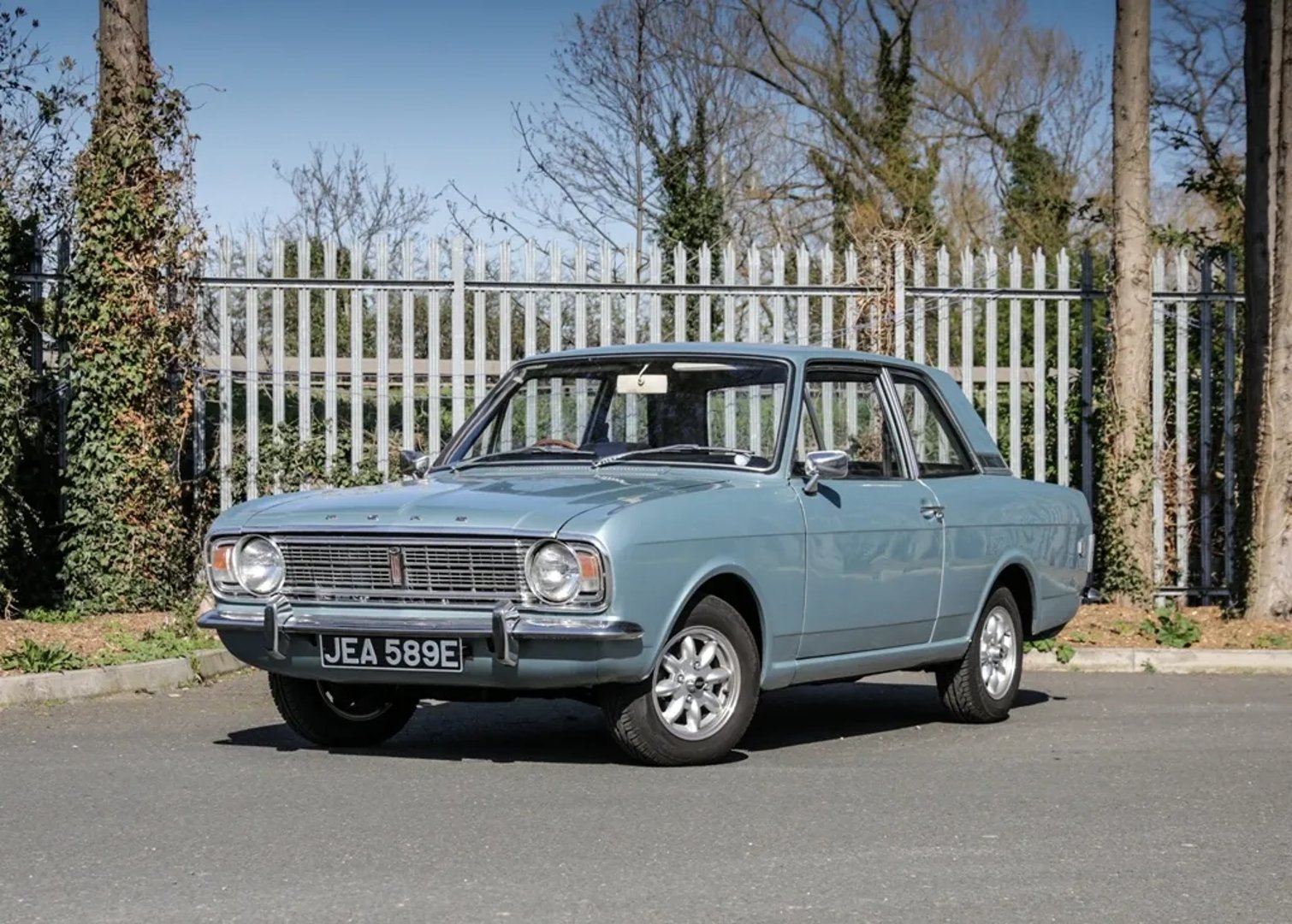 Ford_Cortina_2_generation__Sedan__2.jpg