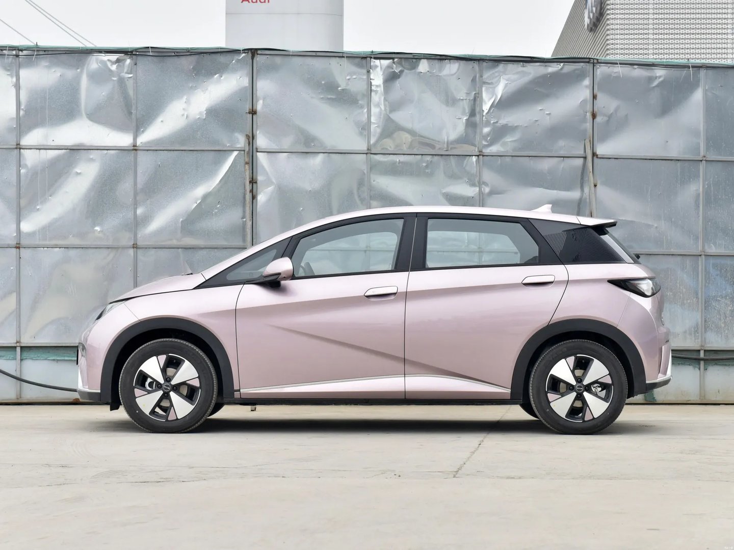 BYD_Dolphin_1_generation_restyling_1__Hatchback_5-door__11.jpg