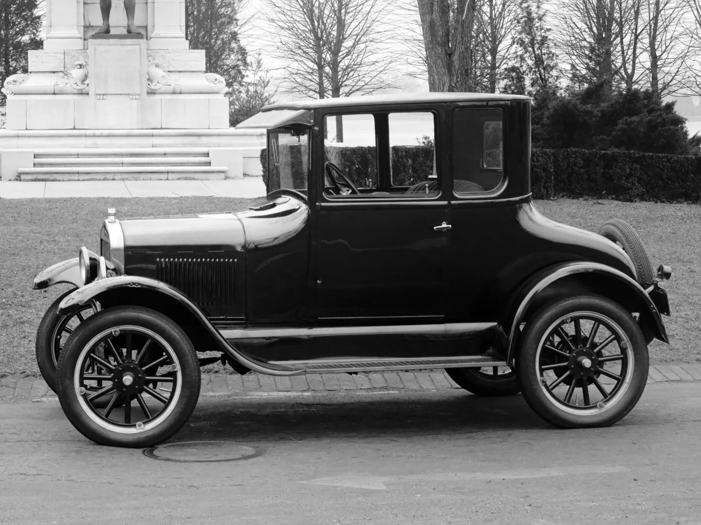 Ford_Model_T_1_generation__Coupe__6.jpg