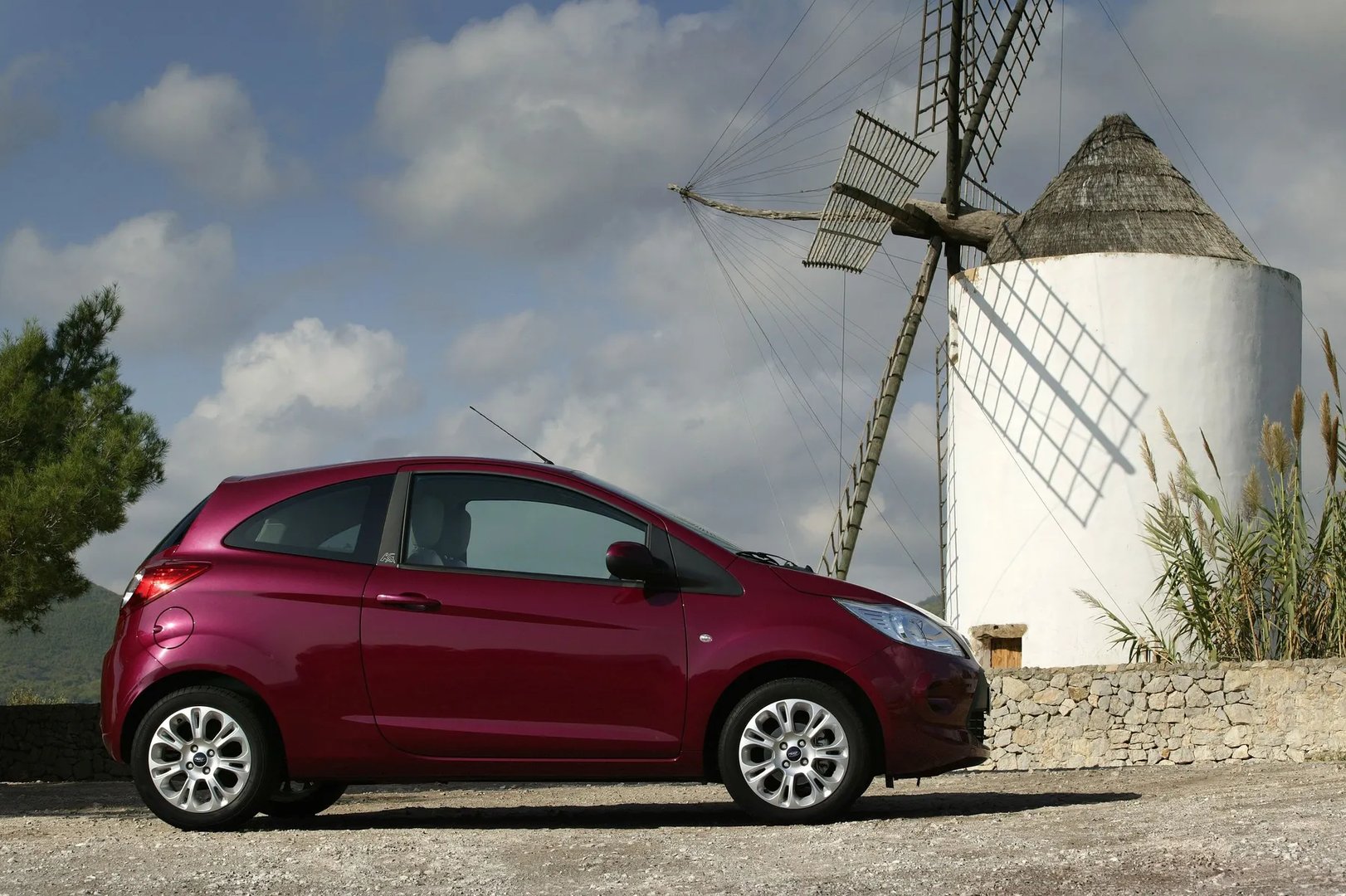 Ford_KA_2_generation__Mini_3-doors__2.jpg