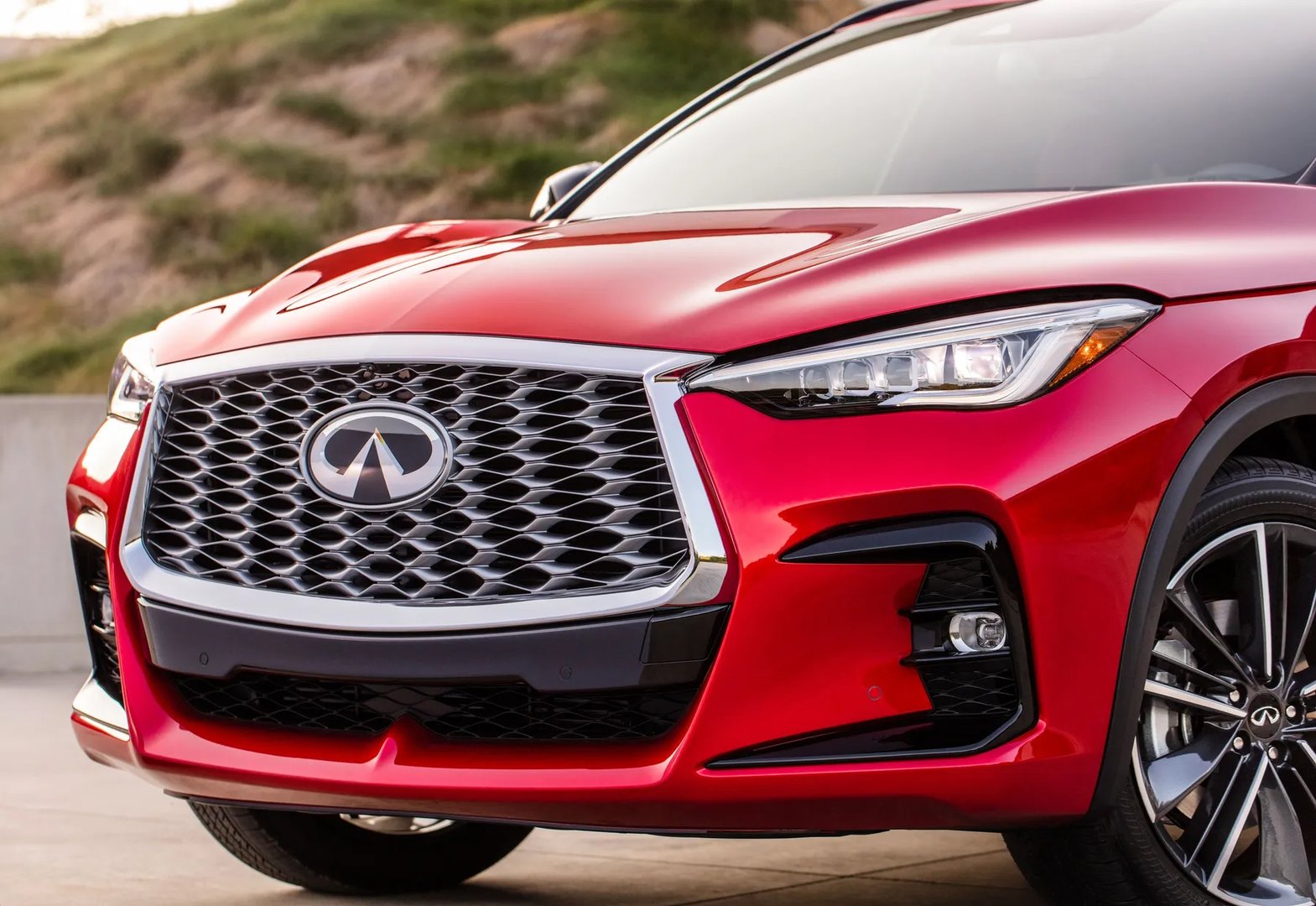 Infiniti_QX55_1_generation__SUV_5-doors__8.jpg