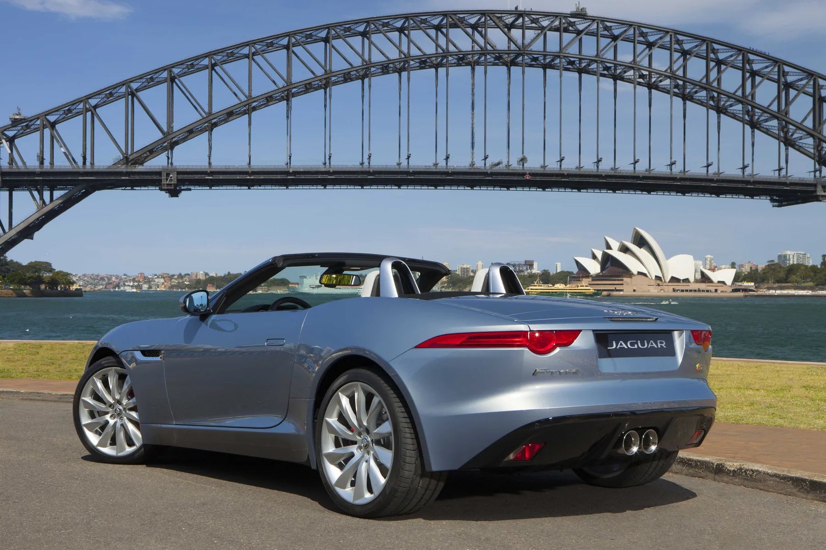 Jaguar_F-Type_1_generation__Roadster__3.jpg