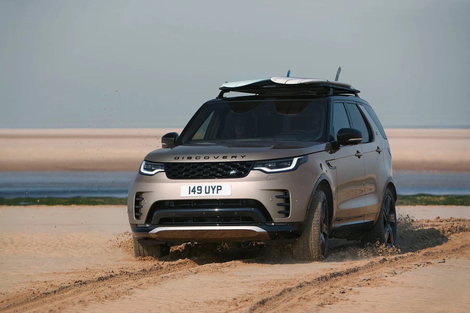 Land Rover_Discovery_5_generation_restyling__SUV_5-doors__1.jpg