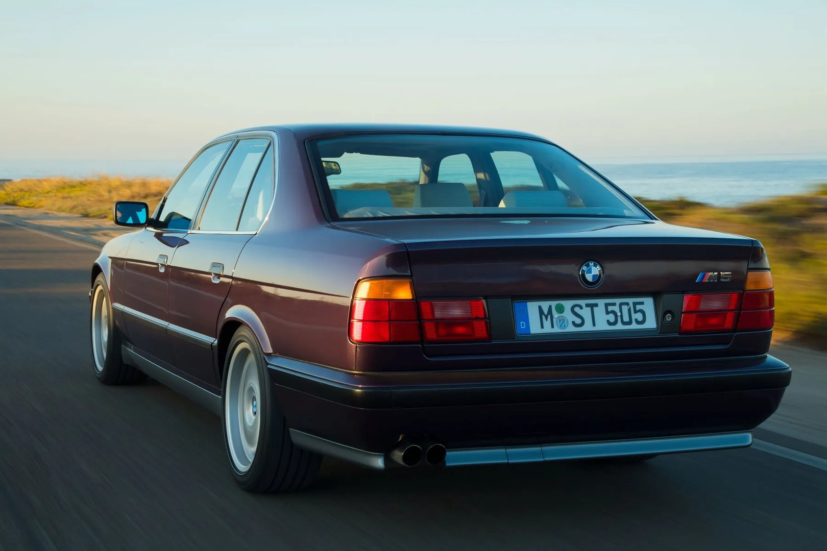 BMW_M5_2_generation__Sedan__7.jpg