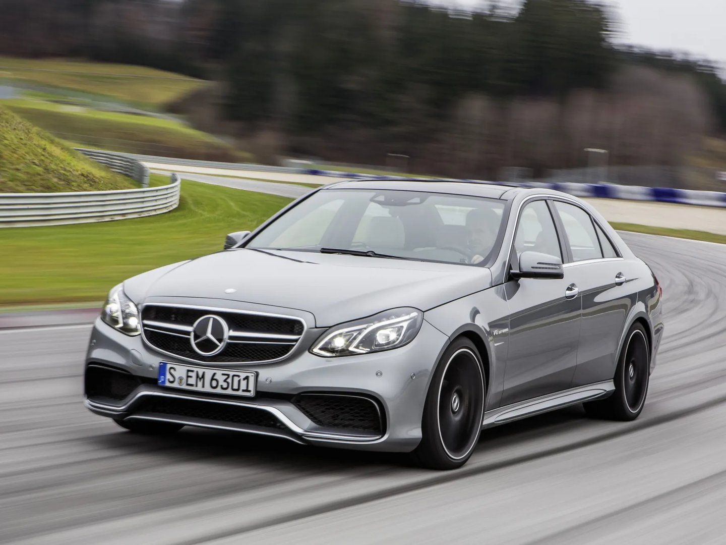 Mercedes_E-Class_AMG_4_generation_restyling__Sedan__12.jpg
