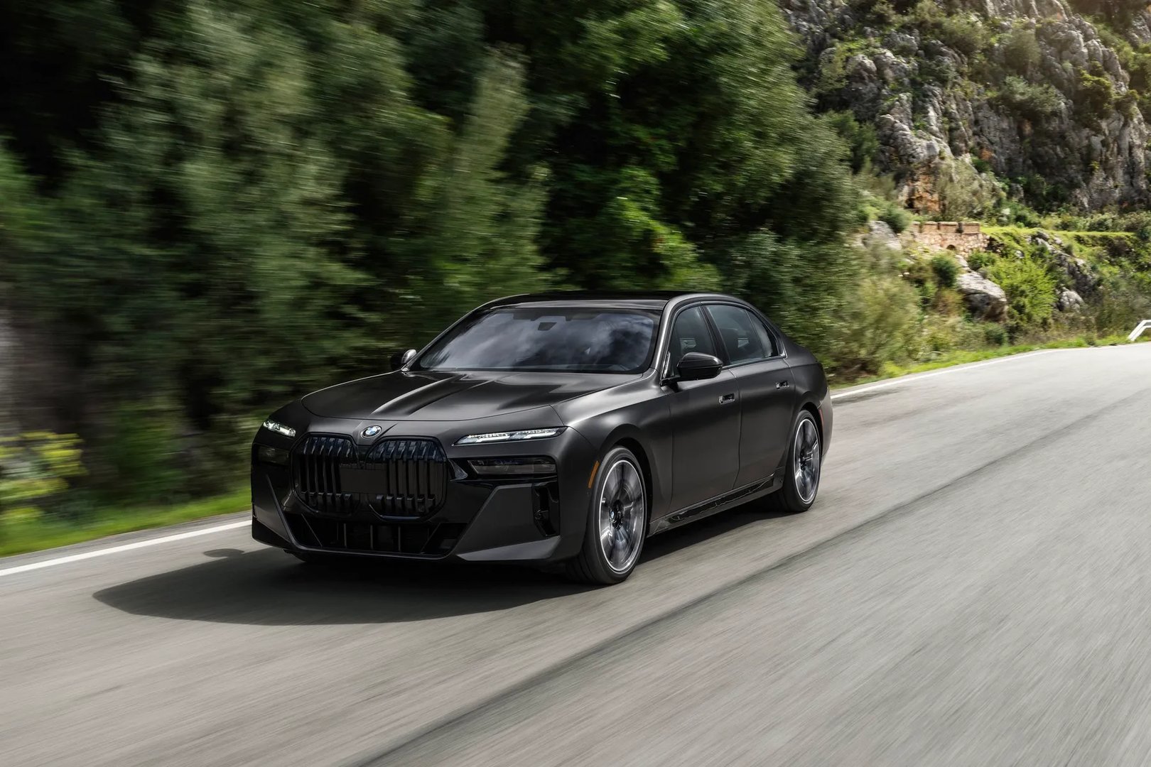 BMW_7_series_7_generation__Sedan__10.jpg
