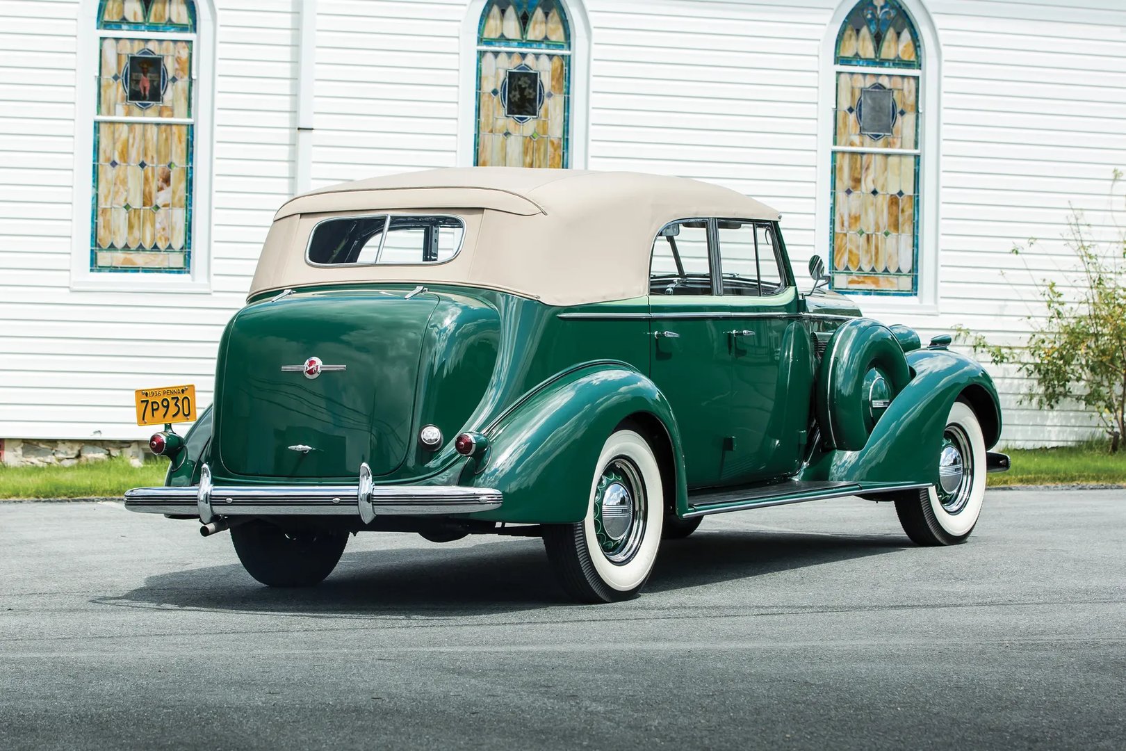 Buick_Roadmaster_1_generation__Phaeton__3.jpg
