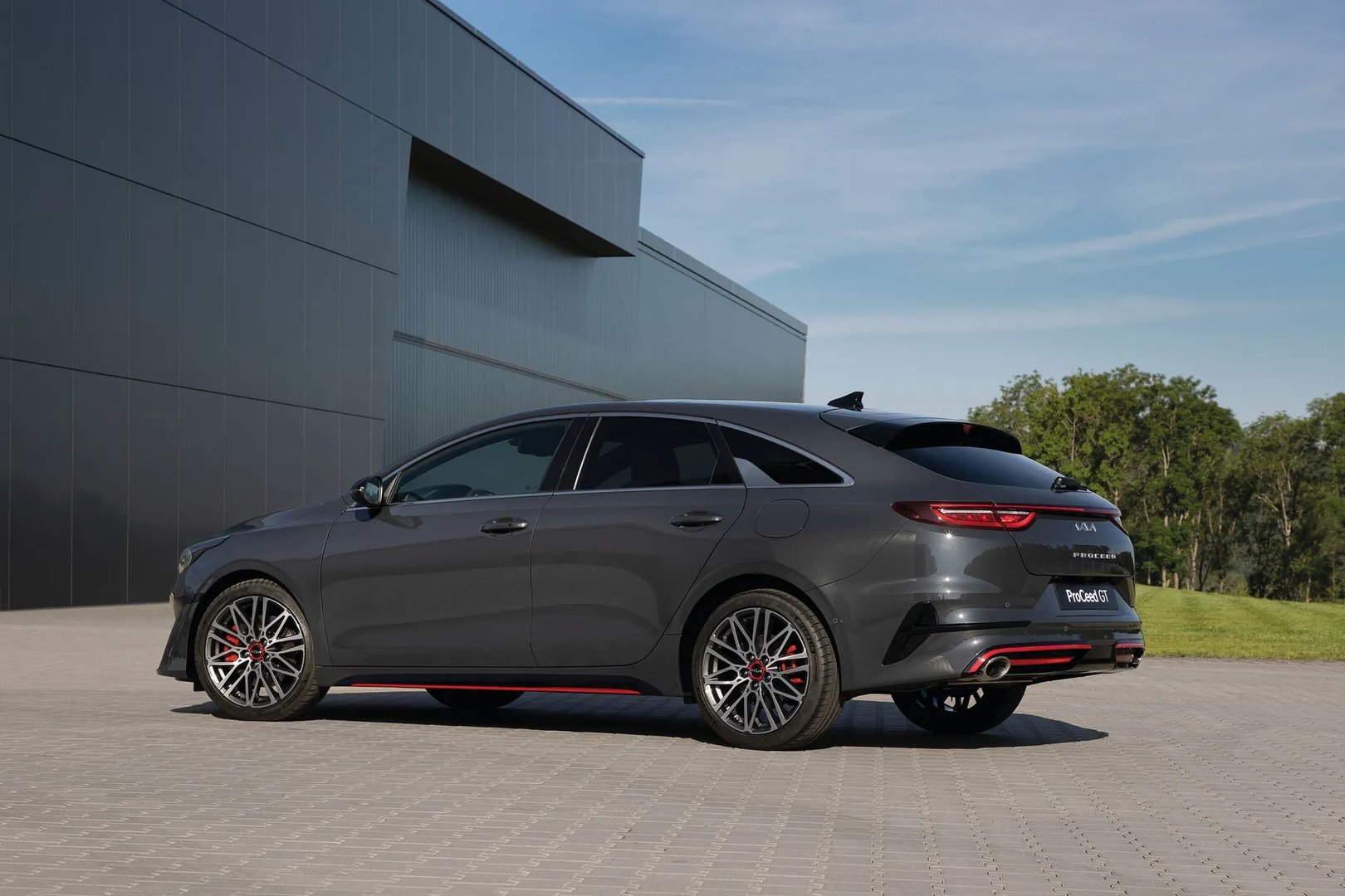 Kia_Proceed_1_generation_restyling_1__Estate_5-door__2.jpg