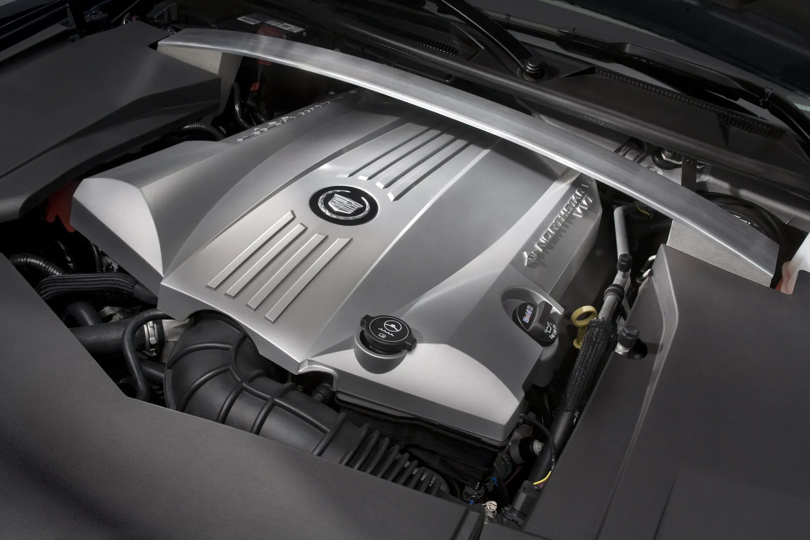 Cadillac_STS_1_generation_restyling__Sedan__8.jpg
