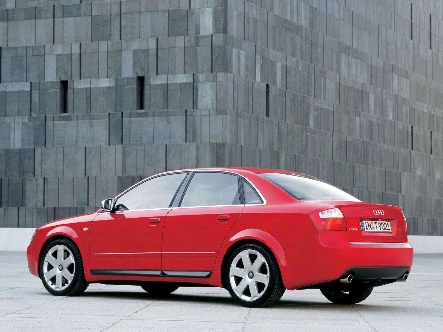 Audi_S4_2_generation__Sedan__10.jpg