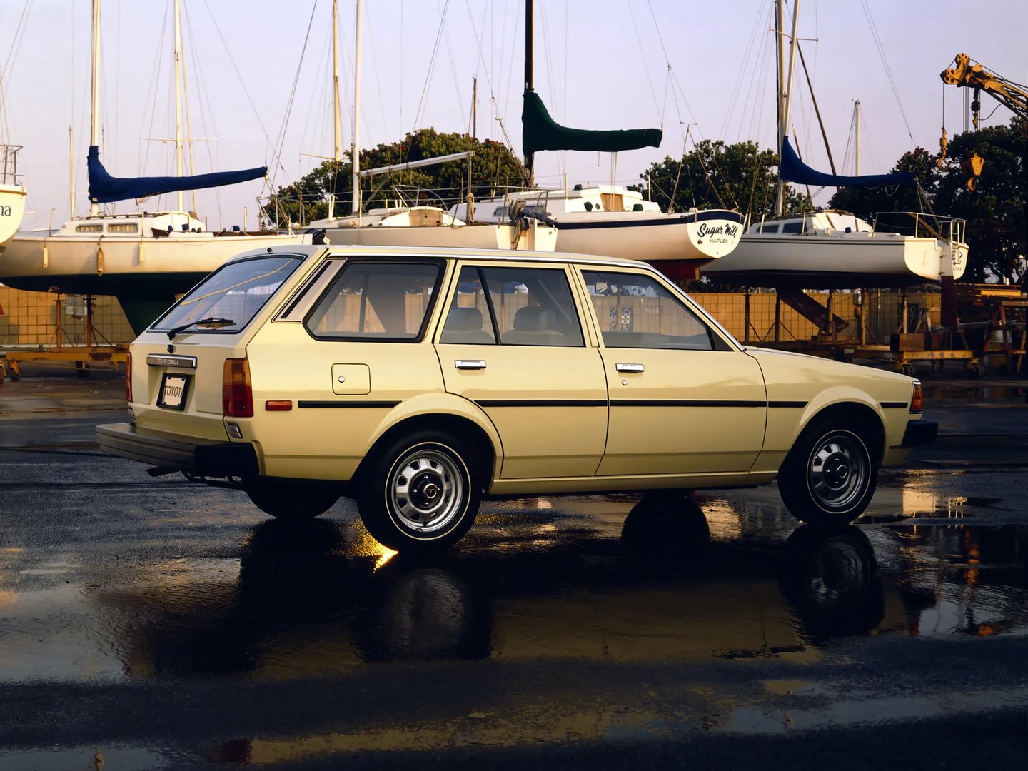 Toyota_Corolla_4_generation__Estate_5-door__1.jpg